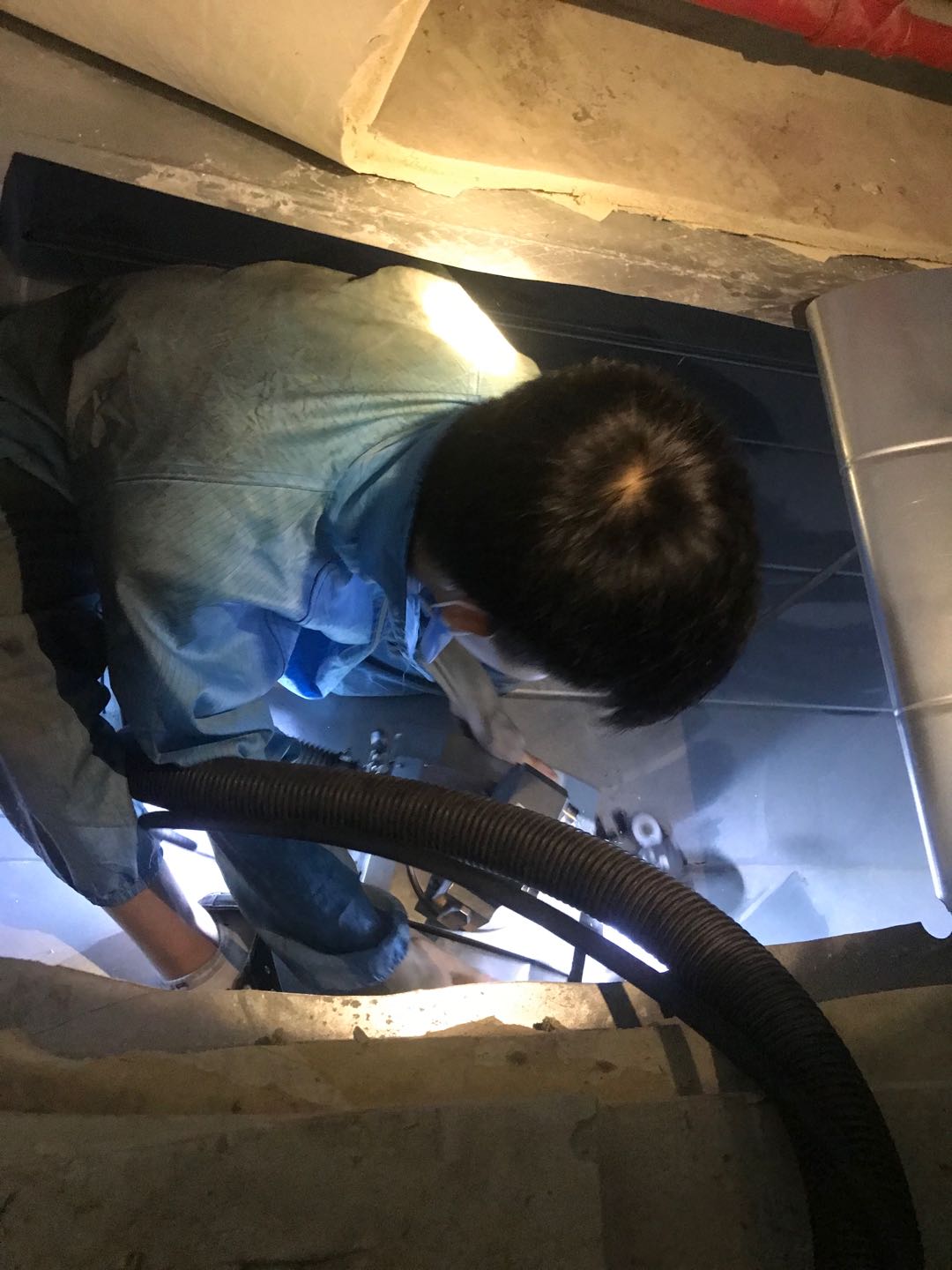 东莞机器人清洗-惠州清洗风管-深圳清洗风管