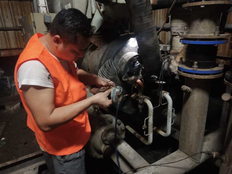 空调系统设备维护保养的主要工作-更换润滑油-电气线路清洗